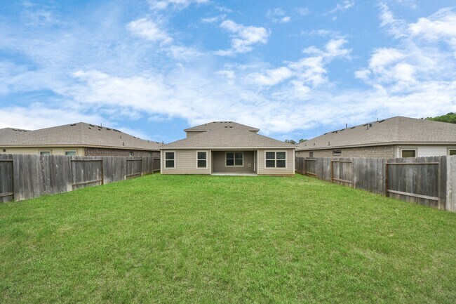 Building Photo - 20715 Southern Wds Blvd