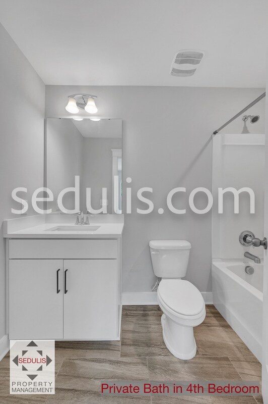 Building Photo - 4555 Mixson Ave