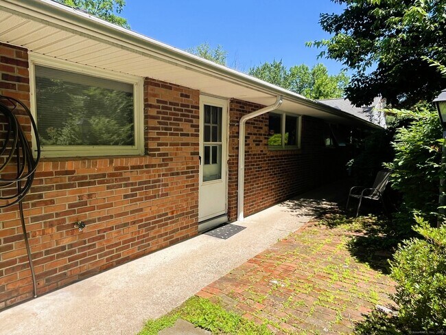 Building Photo - 3 Arbor Dr