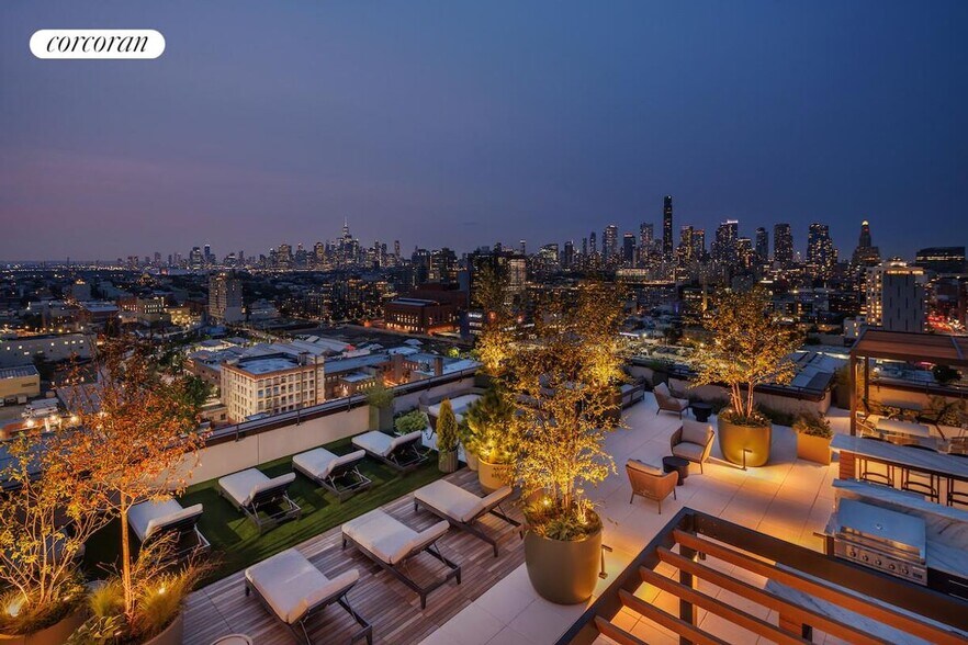 Building Photo - 380 4th Ave