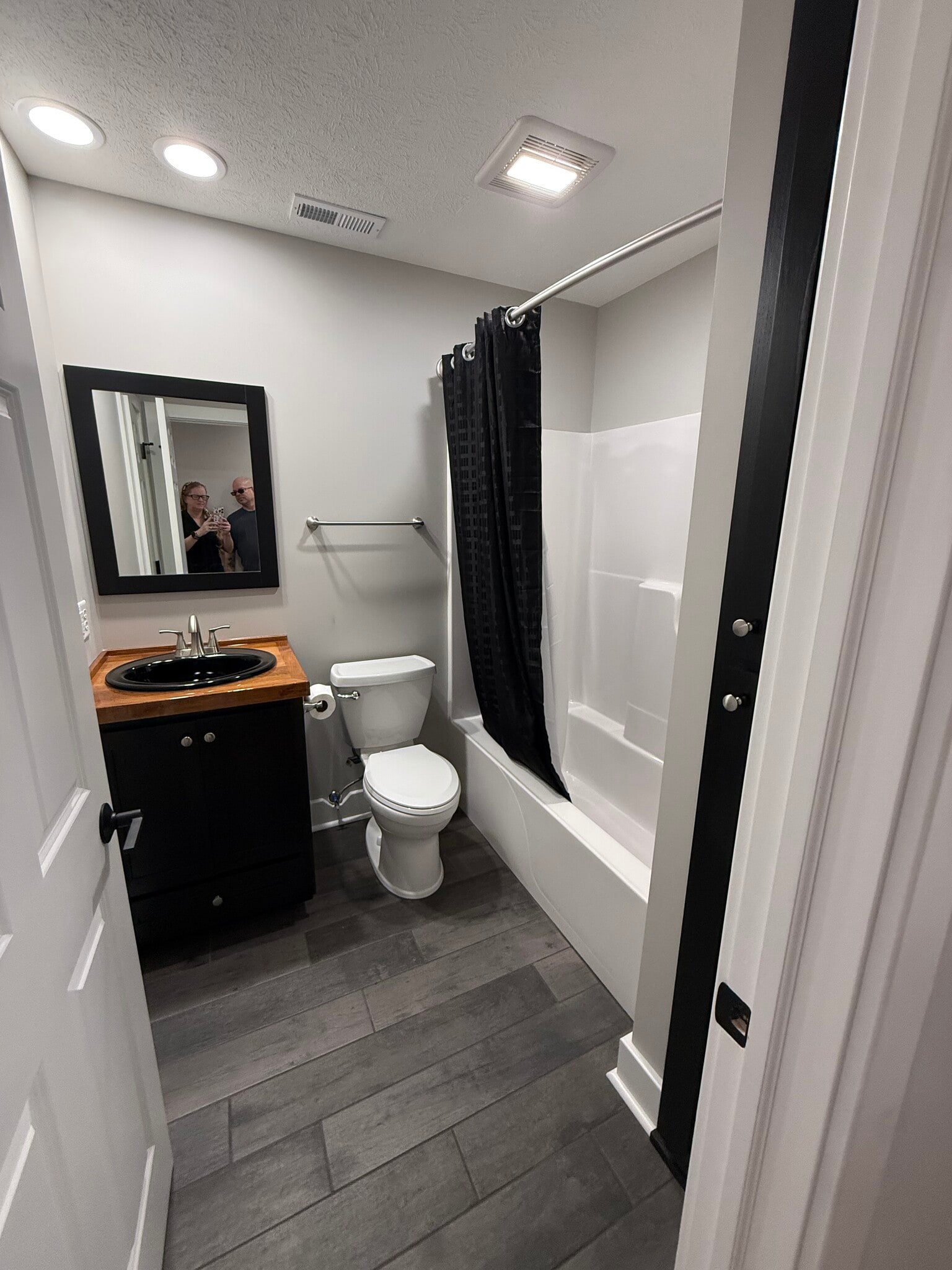 Building Photo - 1008 Milroy St