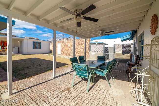Building Photo - 4505 Pershing Dr