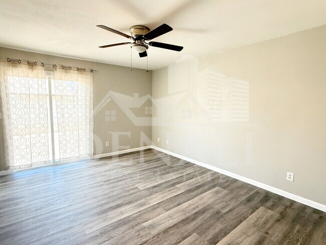 Building Photo - 490 E Bart Dr