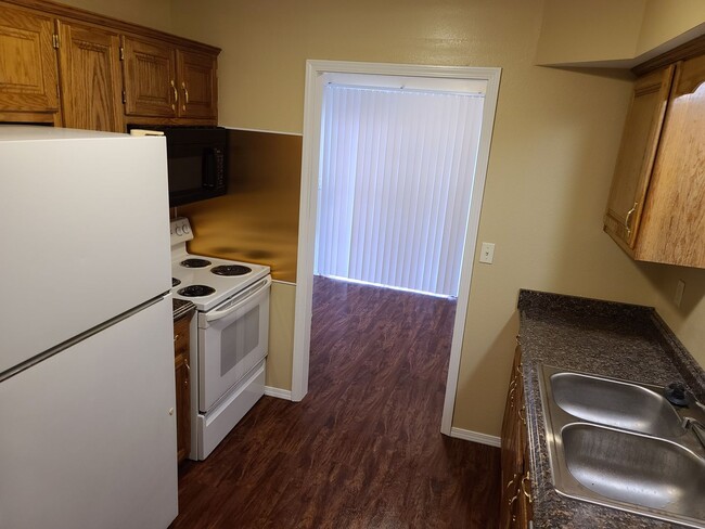 Building Photo - Magnolia Townhome