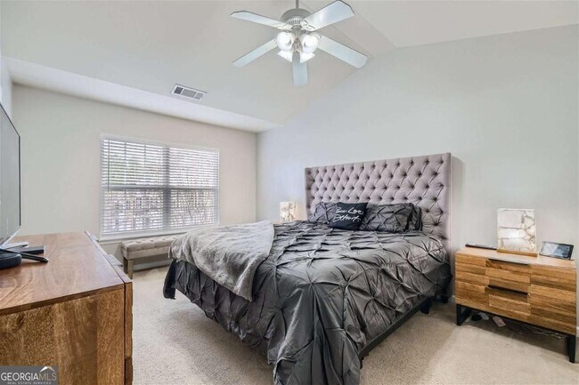 Building Photo - 2296 Leicester Way SE