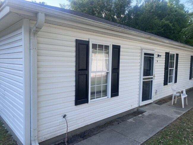 Building Photo - 1309 Waverly Ave