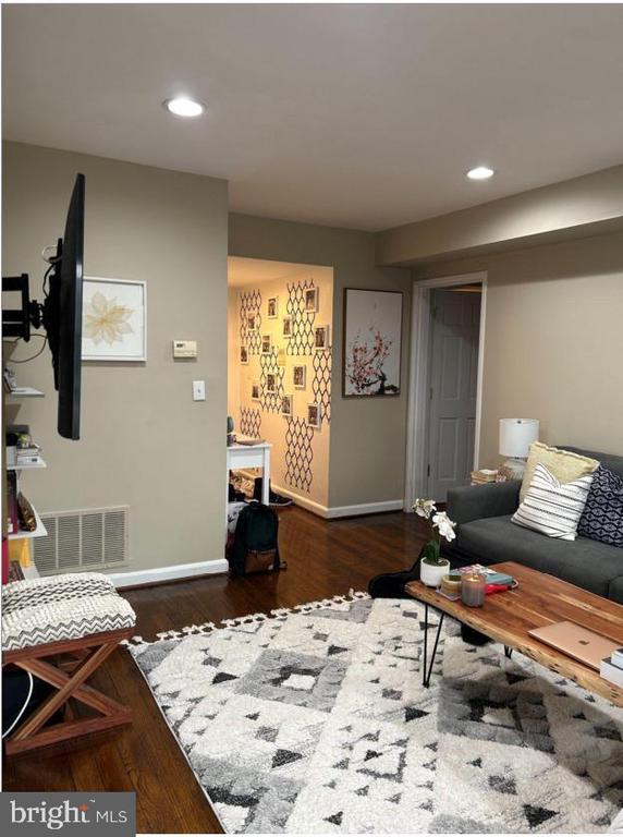 Building Photo - 3856 Porter St NW