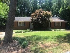 Building Photo - 174-176 Riverdale Dr