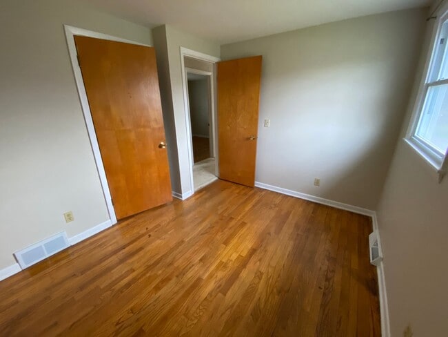 Building Photo - Ranch Style home for rent- Cicero!