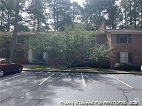 Building Photo - 230 Pinecrest Dr