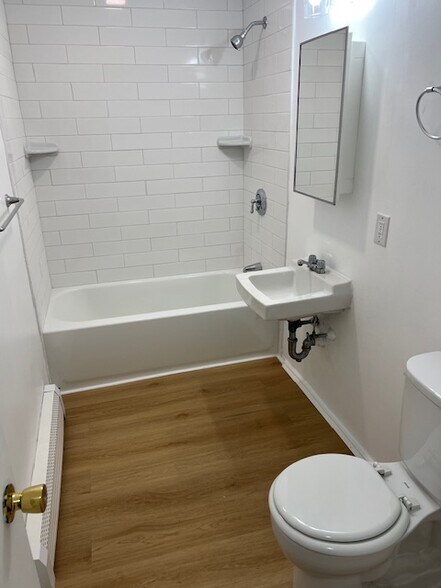 Building Photo - 689 Washington St