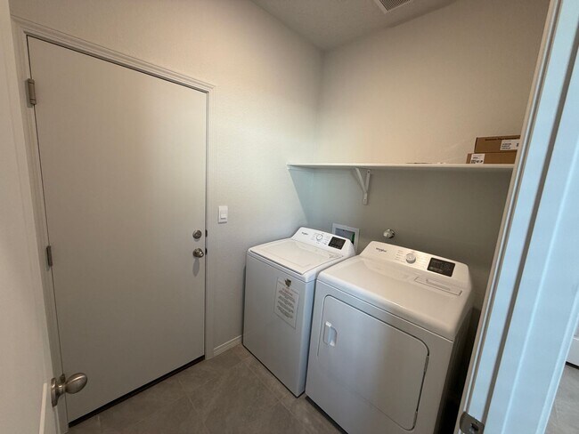 Building Photo - New Build 3 Bedroom Single Story Home Available Near Unser Blvd NE & Northern Blvd NE in Rio Rancho!