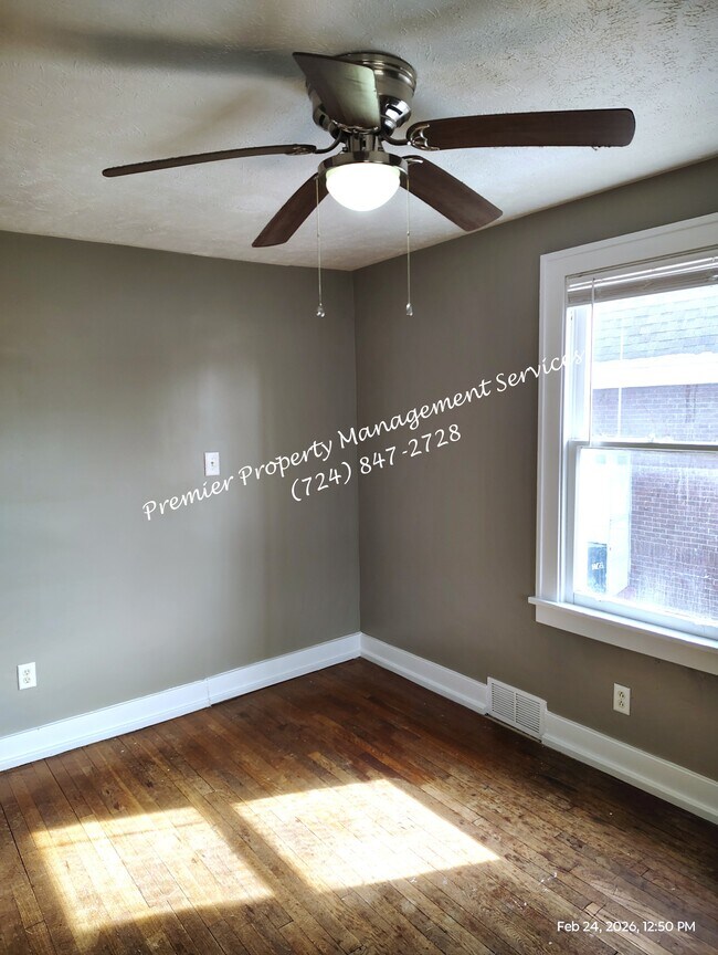 Building Photo - 903 23rd St