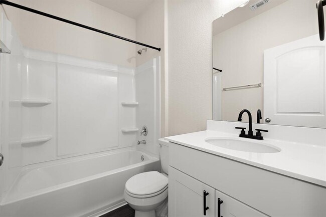 Building Photo - 616 Hugenot Wy