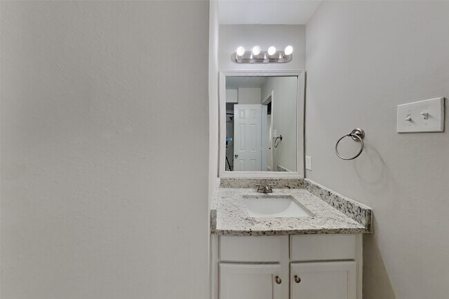 Building Photo - 20430 White Poplar Dr
