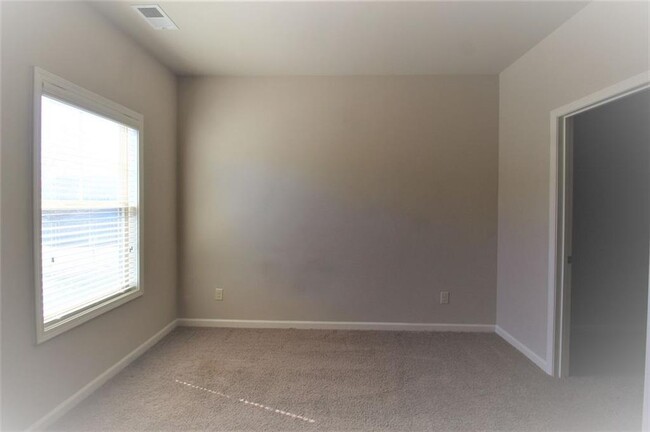 Building Photo - 5196 Apple Grove Rd NE