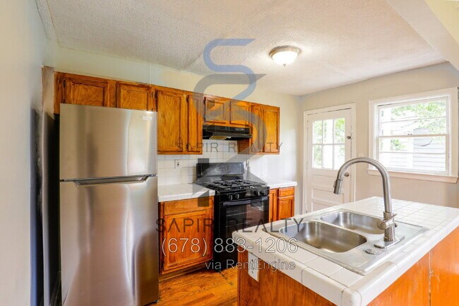Building Photo - 3469 Glen Rd