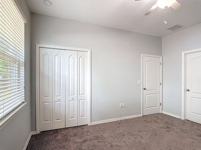 Building Photo - Townhouse For Lease in Saint Cloud