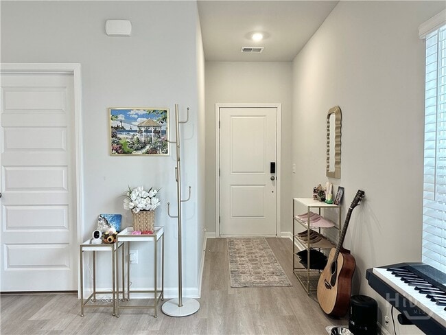 Building Photo - 262 Lillian St