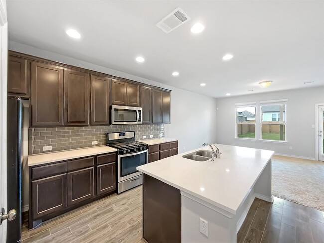 Building Photo - 113 Spanish Foal Trail