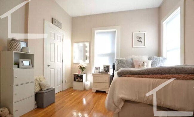 Building Photo - 9/1/26 Renovated Wadsworth St 4BR/2BA, cen...