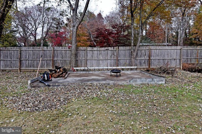 Building Photo - 7125 Harrison Ln