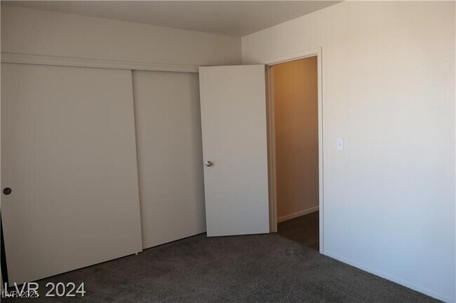 Building Photo - 6665 Golden Pond Cir