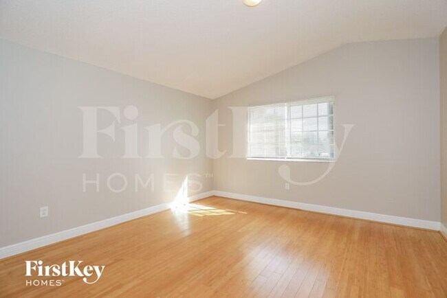 Building Photo - 12324 SW 143rd Ln