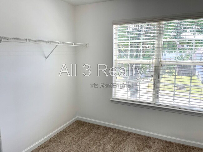 Building Photo - 60 Spring Lake Terrace