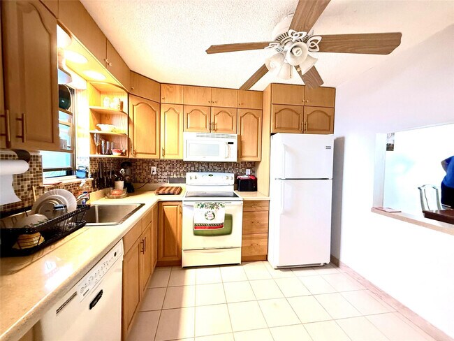 Building Photo - 9440 SW 8th St