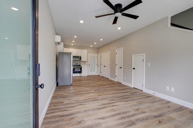 Building Photo - 238 3rd St