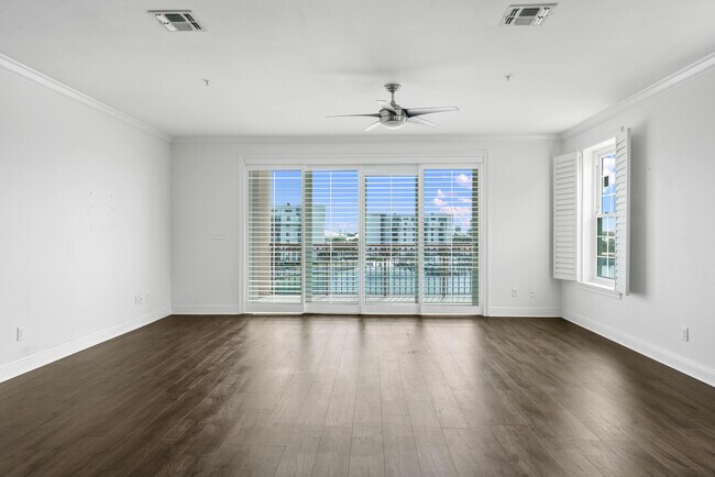 Building Photo - 724 Harbor Blvd