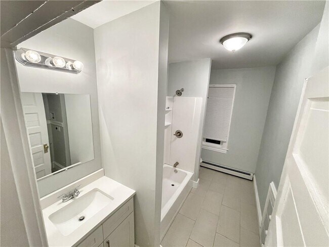 Building Photo - 9 Samoset Ave