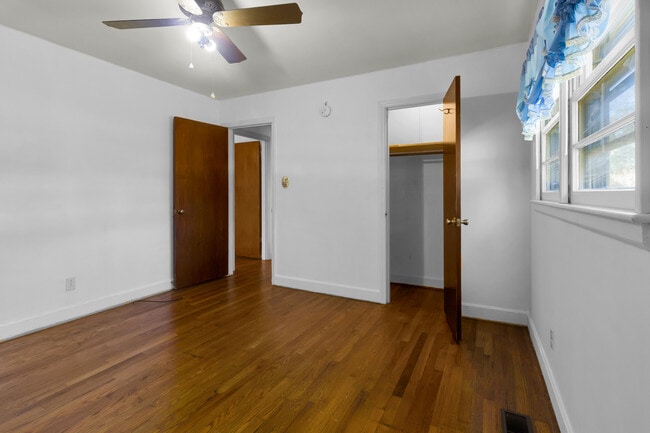 Building Photo - 2307 Woodland Ave