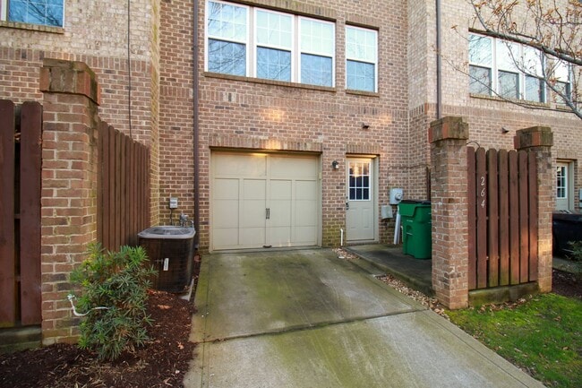 Building Photo - 264 W Bland St