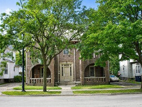 Building Photo - 414 Division