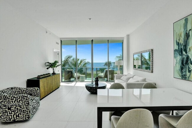 Building Photo - 900 N Ocean Blvd