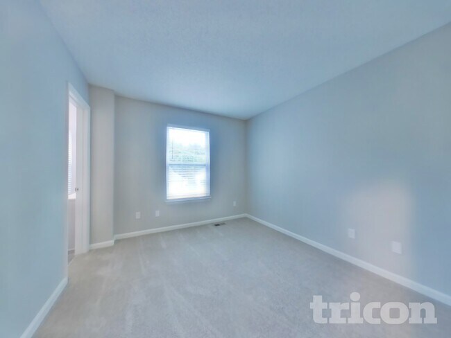 Building Photo - 8918 6 Point Ln