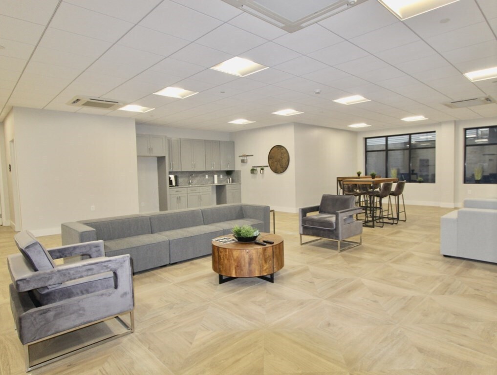 Building Photo - 430 McGrath Hwy