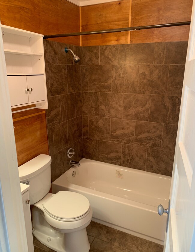 Building Photo - 2Bed/1Bath House