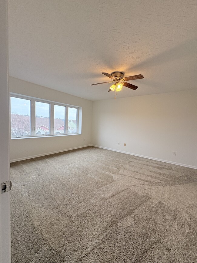 Building Photo - 24 Rosette Ln