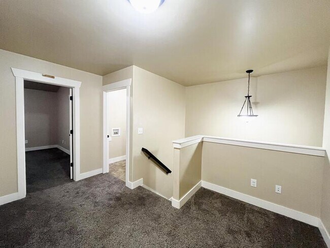 Building Photo - 1576 Venetian Way