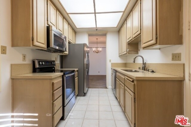 Building Photo - 2131 Century Park Ln