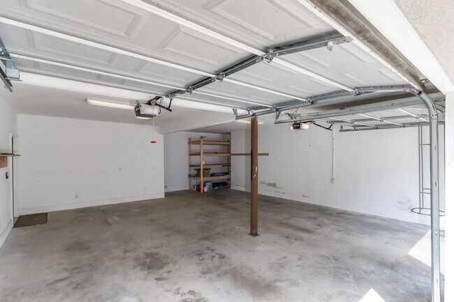 Building Photo - Beautiful home in Lake Carolina Harborside with Fully Equipped Private Apartment