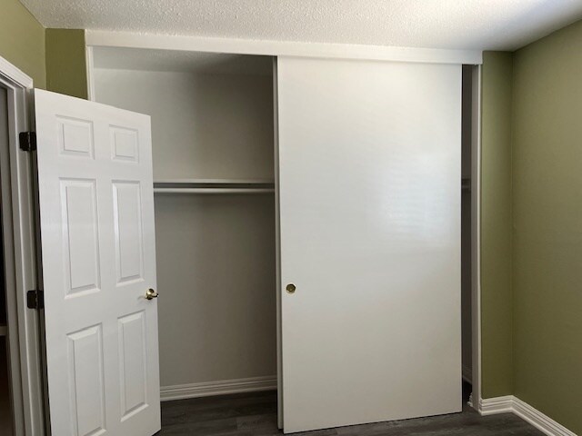 Building Photo - 1109 E La Deney Ct