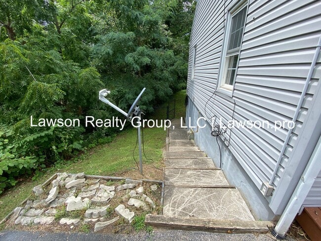 Building Photo - Two Bedroom Home In Salem with Spacious Ya...