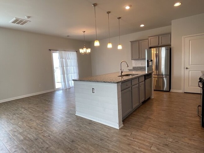 Building Photo - 9691 Mosgrove Ave