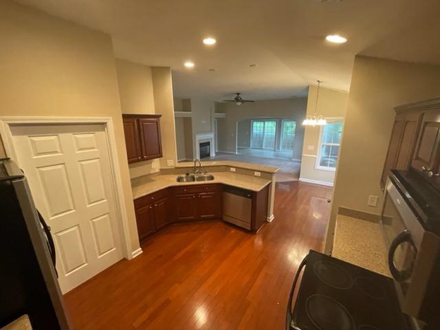 Building Photo - 348 Vesta Dr