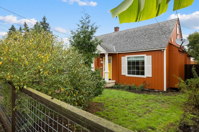 Building Photo - 5737 SE Harold St