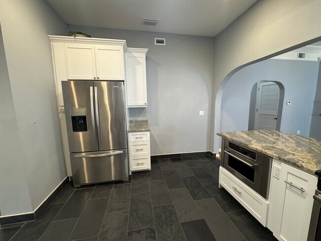 Building Photo - Davis Island Charming Home